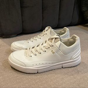 On The Roger Tennis Sneaker